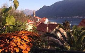 Be Happy In Perast